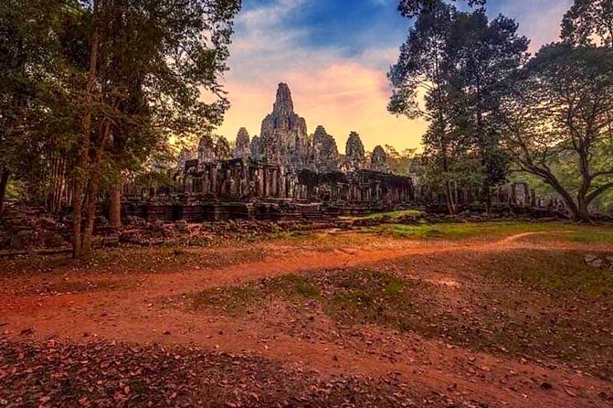 Full-day Private VIP Tour to Angkor Complex - Phimeanakas and the royal center