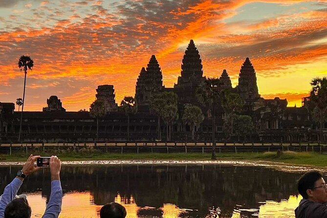 Full Day Small Group Tour Guide with Sun rise - Bayon and Angkor Thom: faces in the stone
