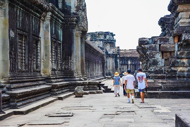 Full-Day Temples of Angkor Small Group Tour - How the guides shape the experience