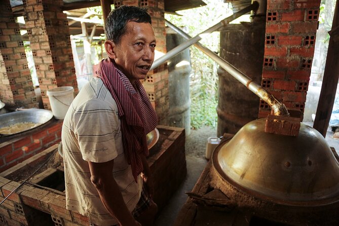 Full/Half Day Tuk TuK: Handicrafts Bambootrain Killing&Bat Caves - The Bamboo Train and its $5 extra charge