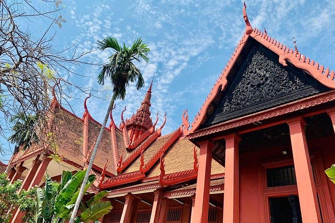 Half-Day Phnom Penh City Tours - What the guides add to the day