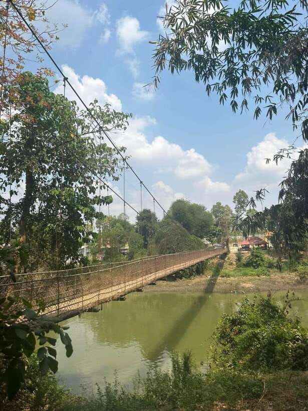Half-day swing bridge, bamboo train, batcave & Killing cave - Who should book this experience