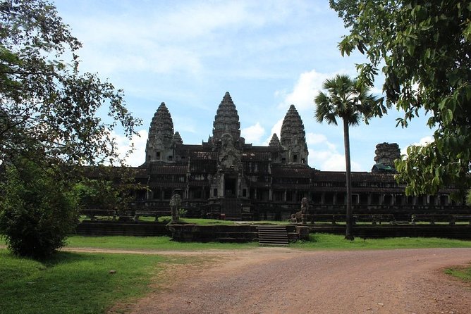 Half Day Tour- Angkor Wat, Ta Promh, Bayon Temple - Angkor Wat, the main event