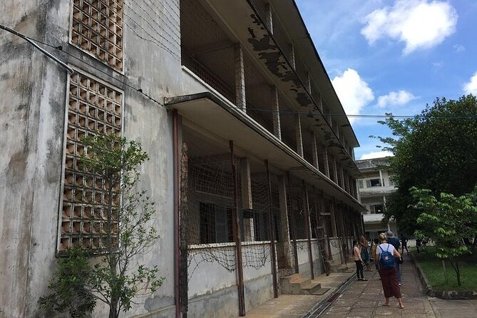 Half Day Trip to Killing Field and Genocidal Museum - Why these two Phnom Penh sites belong together