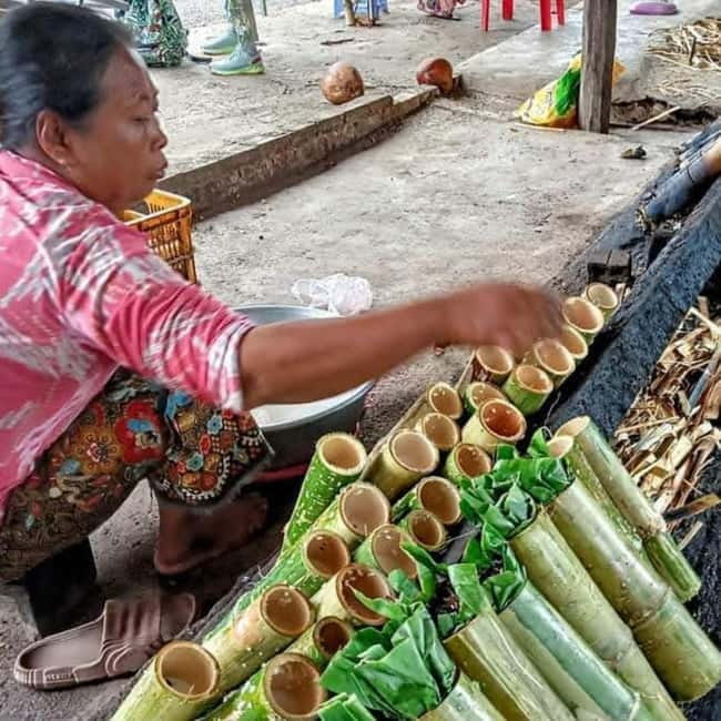 Handicraft tour/rice paper,/rice wine/bat cave Sun Set - Bamboo sticky rice and village food production