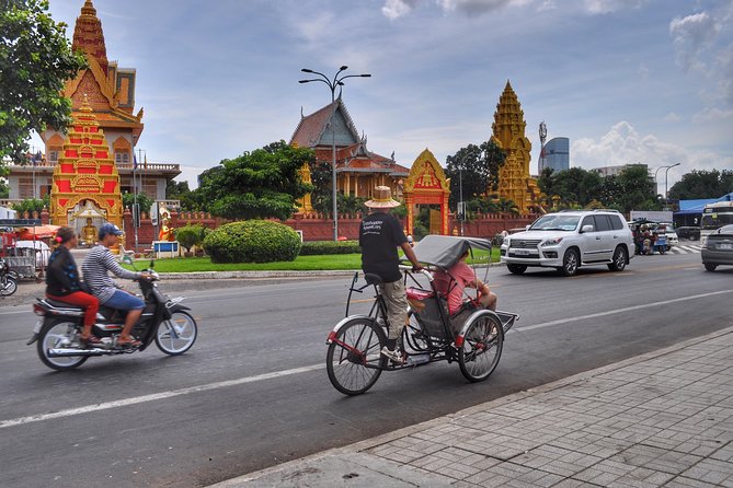 Hidden Phnom Penh City Tour, Royal Palace, Wat Phnom - A short break at Cambodia’s Central Post Office