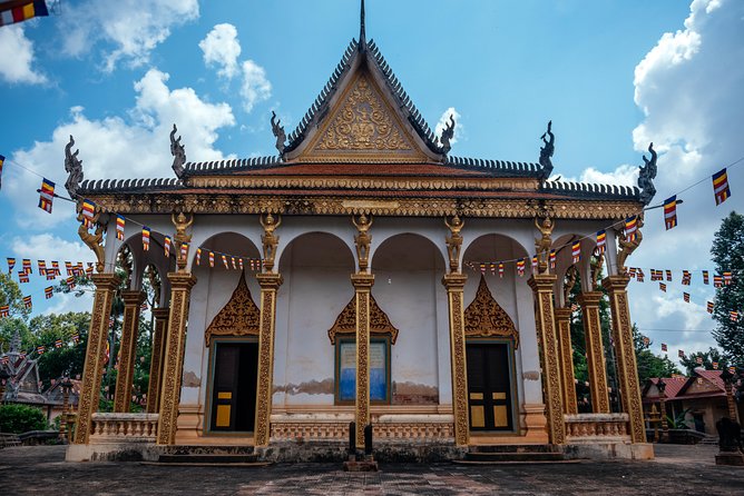 Highlights & Hidden Gems With Locals: Best of Siem Reap Private Tour - Wat Preah Enkosey, a school, and a traditional coffee house