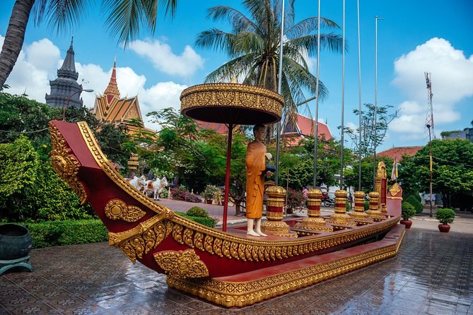 Highlights & Hidden Gems With Locals: Best of Siem Reap Private Tour - Seeing the Royal Residence, not a palace