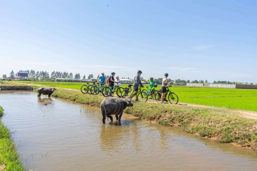 Kampong Phluk: Floating Village Sunset Bike Tour or E-Bike - A countryside start beyond Siem Reap