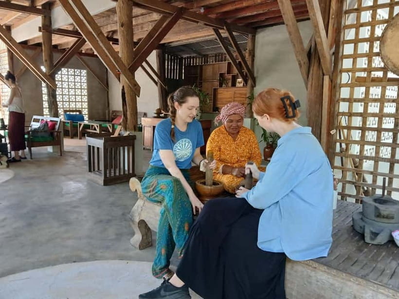 Kampot Countryside: Authentic Khmer Cooking Class - Three Khmer dishes, plus something sweet