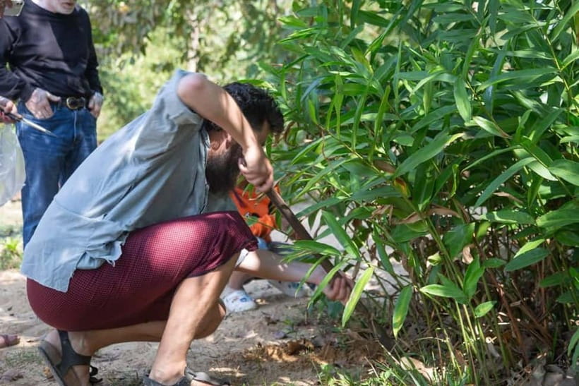 Kampot Countryside: Authentic Khmer Cooking Class - What the guide and family add to the day