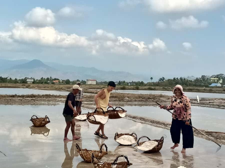 Kampot Countryside include Pepper farm, Salt field & Lake - Who should book this countryside tour?