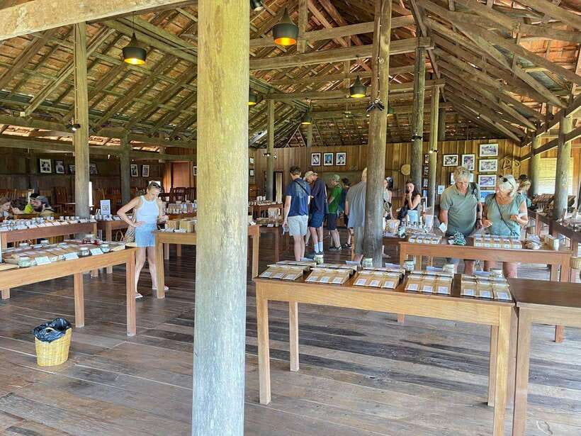 Kampot Pepper Farm, Salt Fields, Crab Market from Phnom Penh - Tasting Kampot pepper at La Plantation