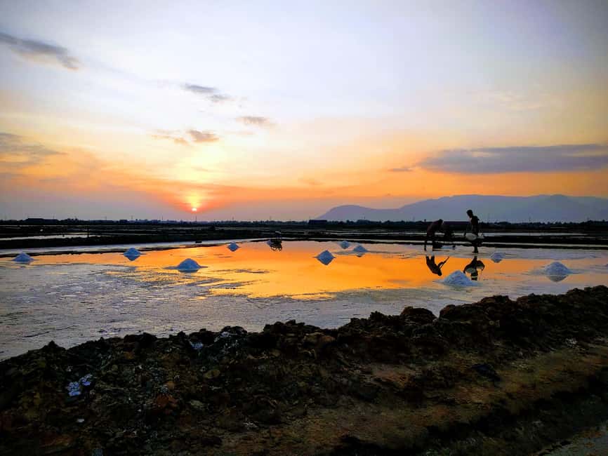Kampot Pepper & Kep/Crab Market Tours: Salt, Secret lake - Kep Crab Market and choosing your own lunch