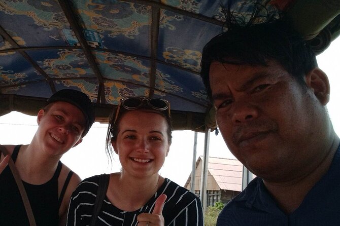 KAMPOT TRAVEL-Pepper farm. Cave.Secret lake-Crab market & Salt... - Choosing seafood at Kep Crab Market