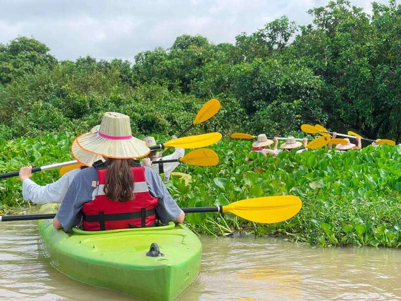 Kayaking & Floating Village in Siem Reap - Meeting Mechrey from a kayak