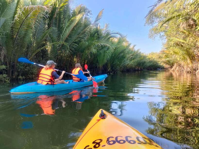 Kayaking tour around green cathedral - Is this suitable for beginners and families?
