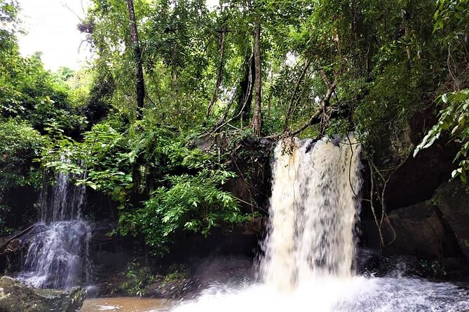 Kbal Spean Trekking Tour with Banteay Srei and Landmine Museum - Private transport and guide quality