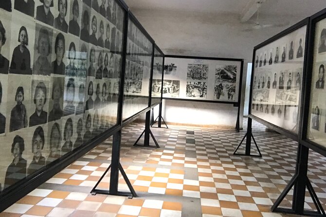 Khmer Rouge, genocide museum &killing field tour - What the guide and driver add