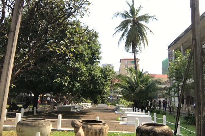 Khmer Rouge, genocide museum &killing field tour - Practical ways to prepare