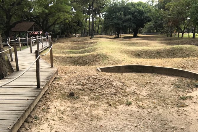Khmer Rouge, genocide museum &killing field tour - A 15-minute ride to Russian Market