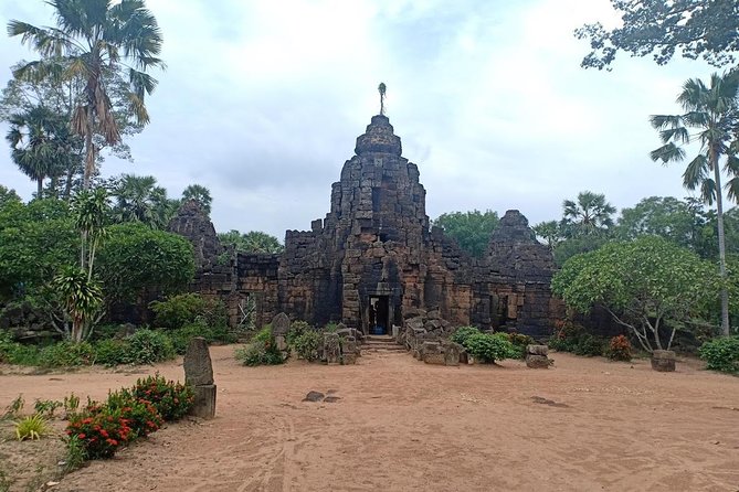 Killing Field & Paddy Rice Fields Tuk Tuk Adventure - Heat, clothing, and practical preparation