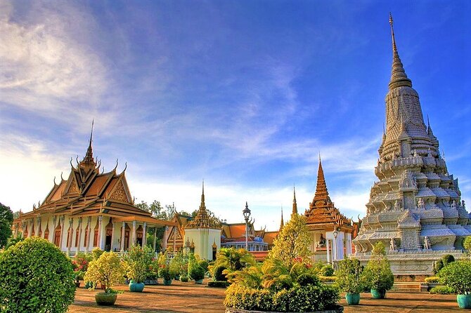 Koh Dach Silk Island and Phnom Penh Full Day Private Tour - Seeing silk made on Koh Dach