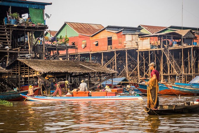 Kompong Khleang Floating Village from Siem Reap - Boarding a private craft on Tonle Sap