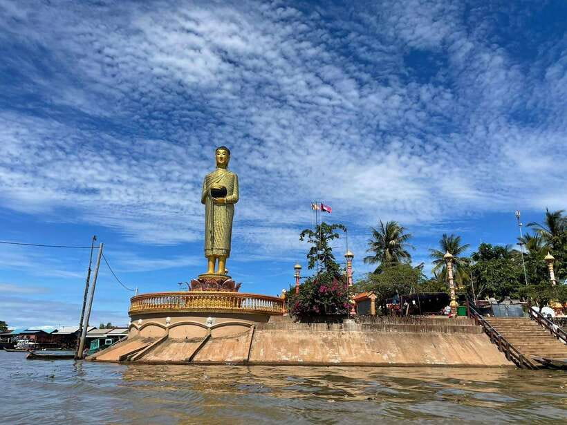 Kompong Kleang Floating Village Guide Tour from Siem Reap - A first look at the traditional village