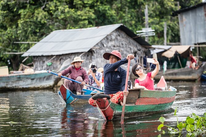 Kompong Phluk Floating Village Half-Day Tour ( Morning / Sunset ) - The seasonal rowing boat through the flooded forest