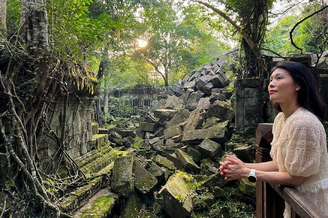 Kulen Mountain Beng Mealea and Tonle Sap Tour in Siem Reap - Reading the riverbed at the 1,000 Lingas