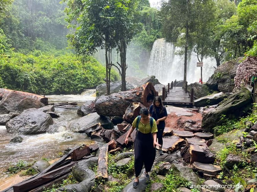 Kulen Mountain Tour with Kampong Phluk Floating Village - The long transfer to Kampong Phluk