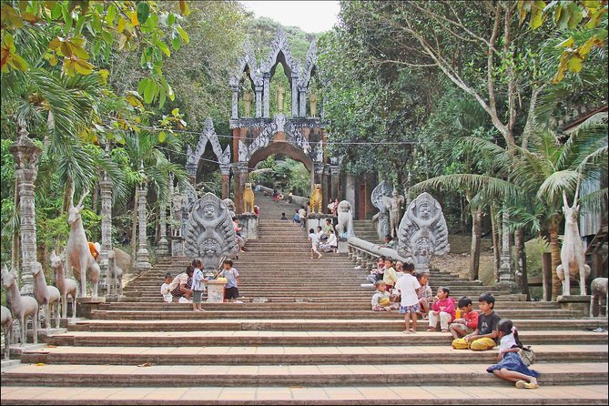 Kulen Waterfall and 1000 Lingas River Private Tour - The two-hour ride north from Siem Reap