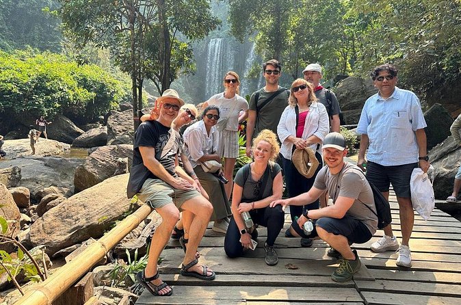 Kulen Waterfall and Banteay Srei -Lady Temple - What the private vehicle adds
