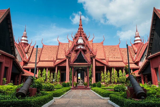 One Day Private Guide Tours History in Phnom Penh Incl. admission - Tuol Sleng: seeing the city’s recent past up close