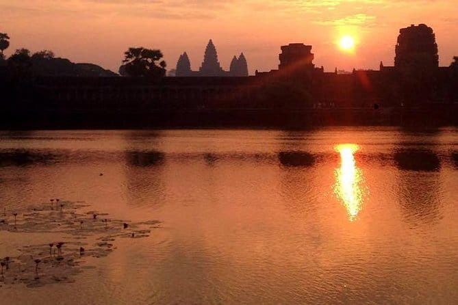 One Day Sunrise Private Tour at Angkorwat with Major Temples - Key points at a glance