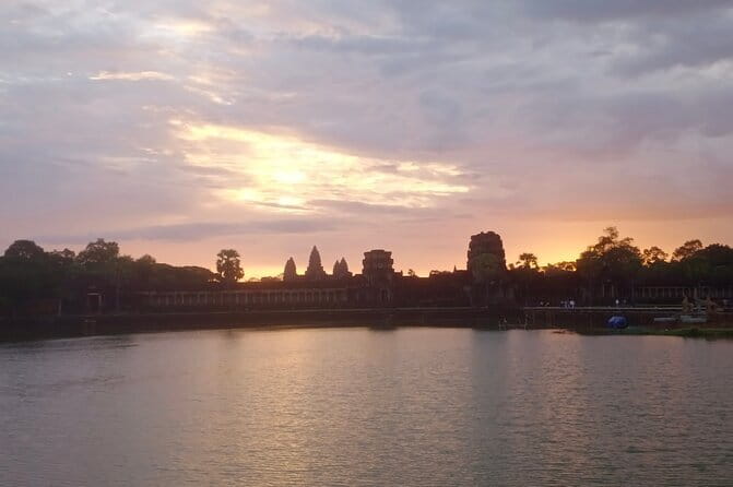 One Day Sunrise Private Tour at Angkorwat with Major Temples - What the $45 price really covers