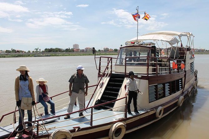 One-Way River cruise/road tour from Phnom Penh to Siem Reap or Siem Reap to PP - Morning pickup and the first part of the journey