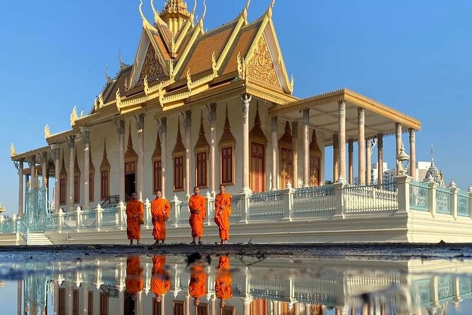 Oudong Mountain and Phnom Penh Full Day Private Tour - Phnom Penh’s monuments trace the modern nation