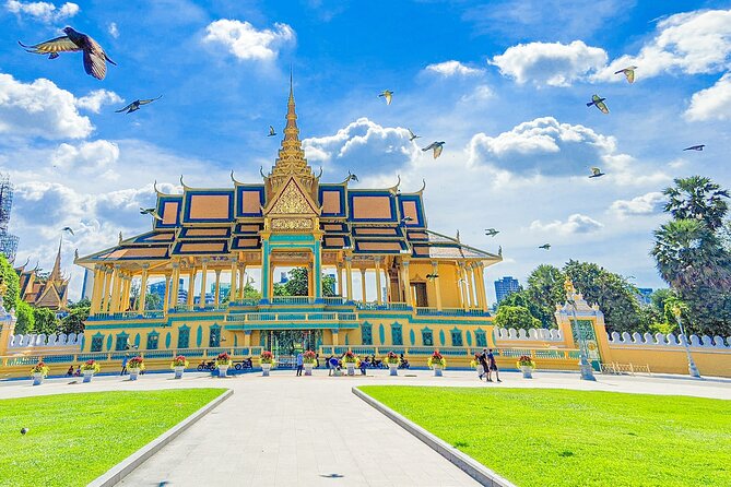 Oudong Mountain and Phnom Penh Full Day Private Tour - The meditation center offers a quieter pause