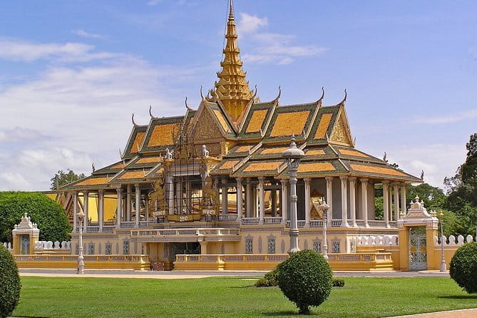 Oudong Temples & Phnom Prasith Private Tour from Phnom Penh - Returning to Phnom Penh by Tonle Sap at sunset