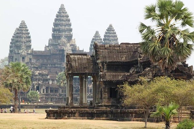 Personalised Angkor Wat Day Tour by an Air-conditioned Car - Angkor Wat: start with the great monument