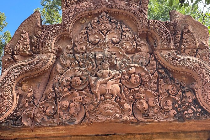Phnom Kulen Waterfall and Banteay Srei Temple Tour from Siem Reap - Preah Ang Thom and the reclining Buddha