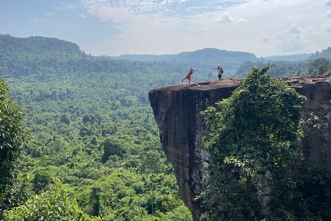 Phnom Kulen Waterfall and Banteay Srei Temple Tour from Siem Reap - Phnom Kulen Waterfall: the day’s refreshing break