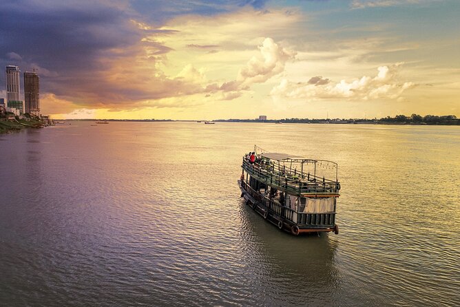 Phnom Penh Bike & Boat Sunset Tour / E-Bike Available - Why this four-hour outing works so well
