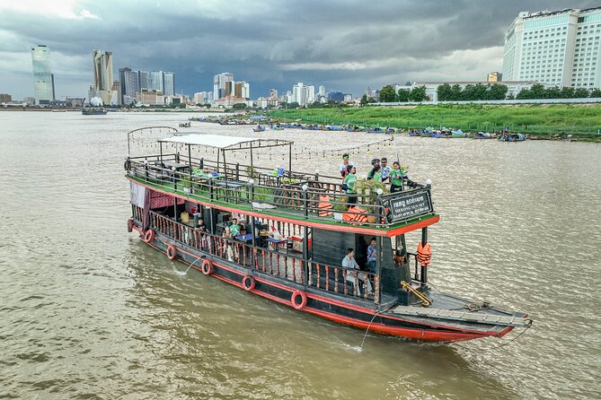 Phnom Penh Bike & Boat Sunset Tour / E-Bike Available - Prek Bongkong Pagoda and island communities
