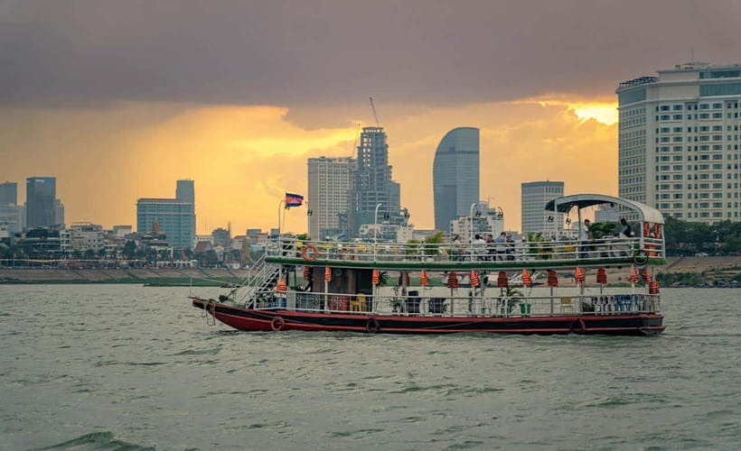 Phnom Penh: Bike & Boat Tour / E-Bike Available - Prek Bongkong Pagoda and Buddhist culture