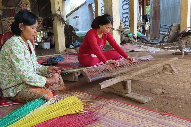 Phnom Penh Countryside Cycle Tour - Pedaling past farms, rice fields, and lotus ponds