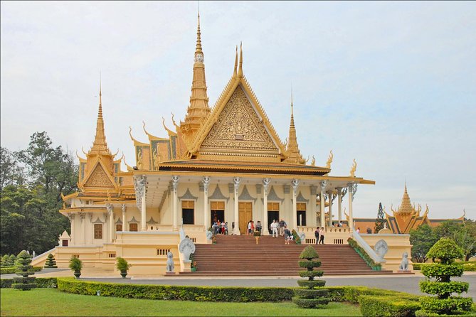 Phnom Penh Full Day Private Tour Included All Admission Tickets - Central Market: Phnom Penh’s art deco shopping hall