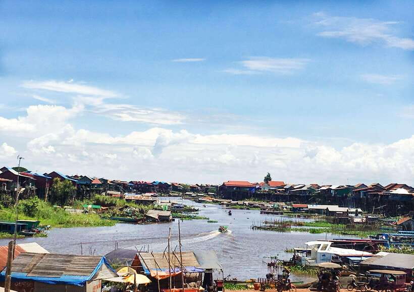 Phnom Penh - Siem Reap Road Transfer Plus Sightseeing - Skoun Market and the fried tarantula stop
